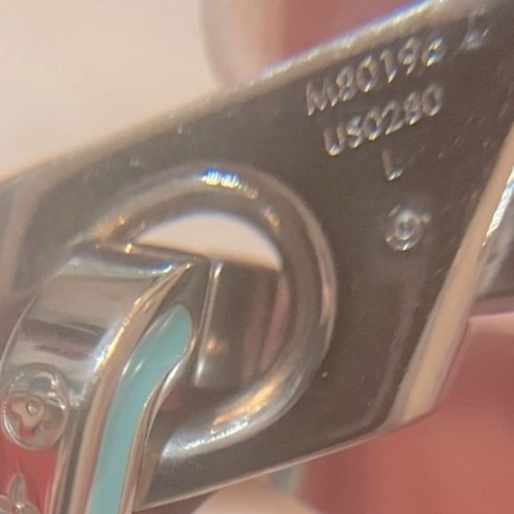 AUTHENTIC LOUIS VUITTON LVMONOGRAM LINKS STERLING & BLUE ENAMEL BRACELET 8 - Picture 15 of 15